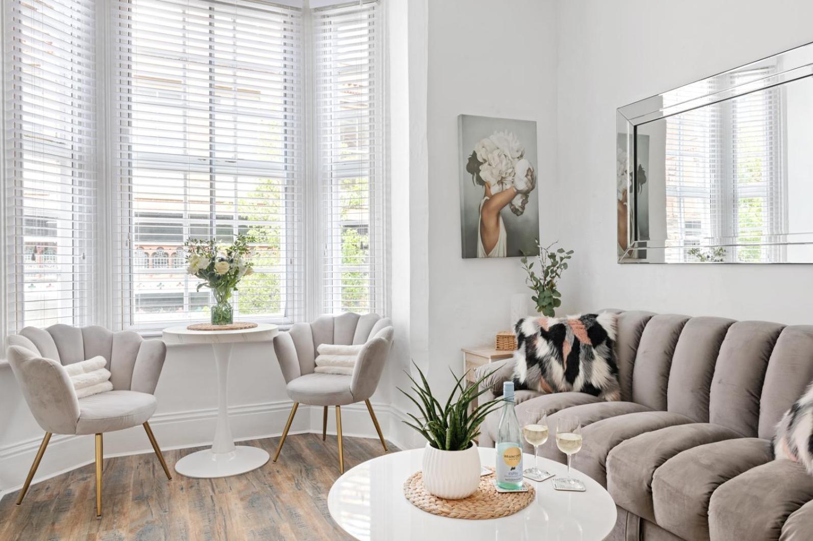 Apartment Chic 1-bed Hideaway In Hockley